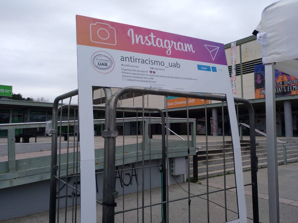 Primer acte d’UAB Antirracista: activisme i moltes&nbsp;cures!