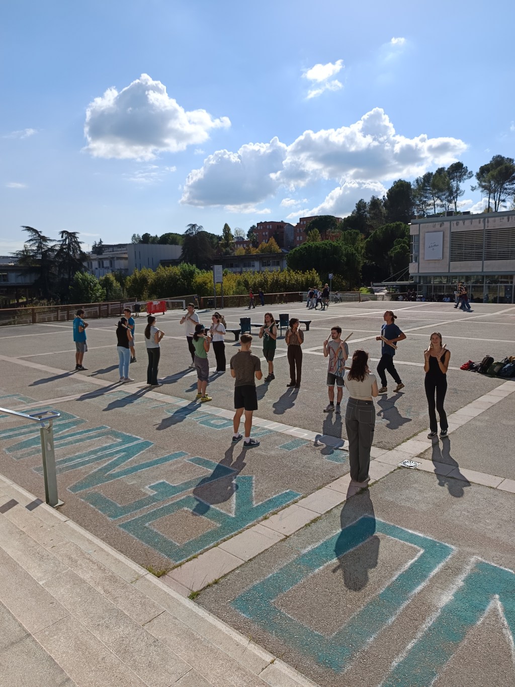 El Ball de Bastons Truca a la Porta de la&nbsp;Universitat